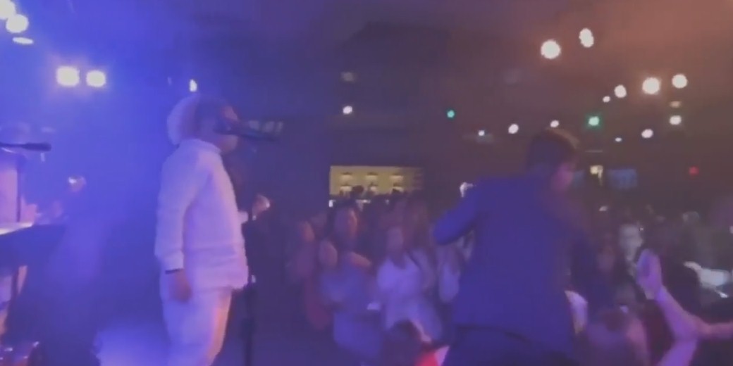 Thậm chí Tuấn Hưng còn định xuống can ngăn