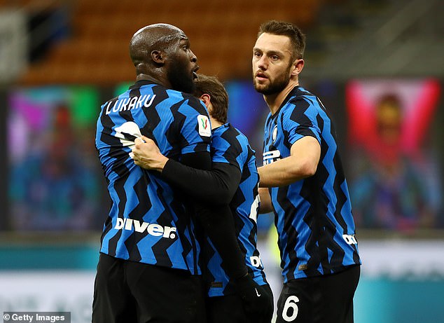Ibrahimovic - Lukaku: Từ huynh đệ 'trên bến dưới thuyền' cho đến màn suýt tẩn nhau tại derby thành Milan - Ảnh 5 Ibrahimovic - Lukaku: Từ huynh đệ 'trên bến dưới thuyền' cho đến màn suýt tẩn nhau tại derby thành Milan - Ảnh 5
