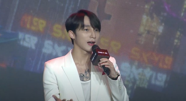 Sơn Tùng lần đầu xuất hiện sau scandal 'trà xanh': Ngoại hình gầy đi trông thấy, ẩn ý về sự thay đổi - Ảnh 3 Sơn Tùng lần đầu xuất hiện sau scandal 'trà xanh': Ngoại hình gầy đi trông thấy, ẩn ý về sự thay đổi - Ảnh 3