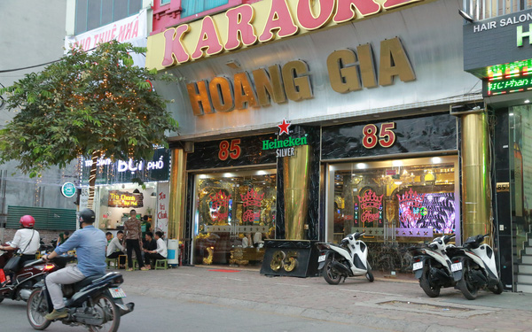 Các quán bar, vũ trường và karaoke trên địa bàn Hà Nội sẽ tạm dừng hoạt động kể từ 0h ngày 1/2. Ảnh minh họa: Internet Các quán bar, vũ trường và karaoke trên địa bàn Hà Nội sẽ tạm dừng hoạt động kể từ 0h ngày 1/2. Ảnh minh họa: Internet