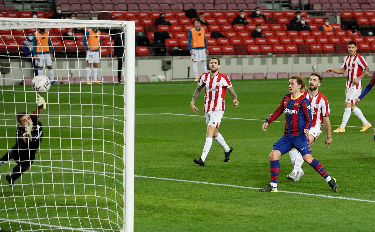 Messi sút phạt không thể cản phá, đưa Barca áp sát ngôi đầu bảng  - Ảnh 4