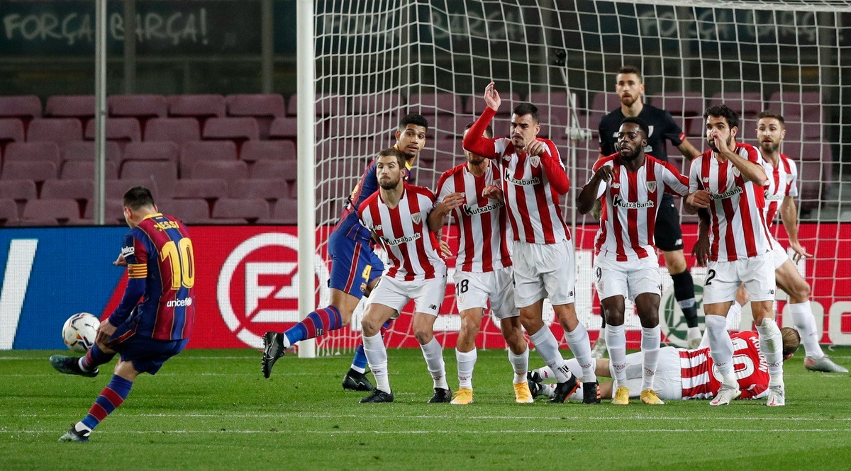Messi sút phạt không thể cản phá, đưa Barca áp sát ngôi đầu bảng  - Ảnh 2