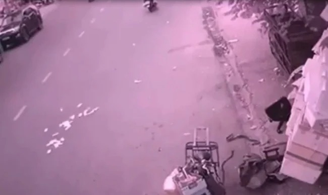 Vụ cô gái đánh rơi 30 triệu đồng: Người tiếp theo mang trả lại tiền, nạn nhân xin ngưng nhận giúp đỡ vì đã đủ tiền trả nợ - Ảnh 1 Vụ cô gái đánh rơi 30 triệu đồng: Người tiếp theo mang trả lại tiền, nạn nhân xin ngưng nhận giúp đỡ vì đã đủ tiền trả nợ - Ảnh 1