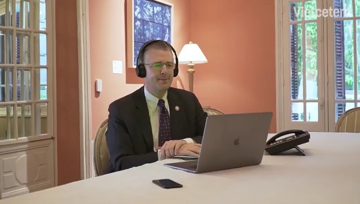 Đại sứ Mỹ gây bão bằng màn chúc Tết bằng rap Việt  - Ảnh 1