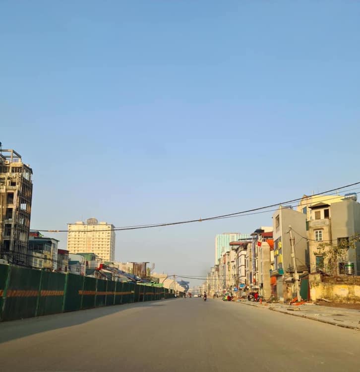 Con phố Minh Khai ngày thường vốn đông đúc là thế nhưng trong buổi sáng 30 Tết lại bình yên đến lạ thường. Ảnh: Internet