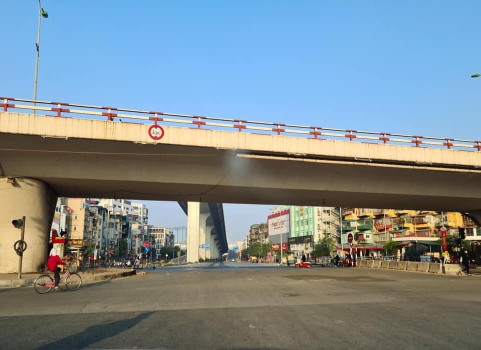 Khu vực ngã tư Trường Chinh - Giải Phóng vốn là một điểm nóng về giao thông tại Hà Nội nhưng cũng không còn một bóng người trong buổi sáng cuối năm. Ảnh: Internet
