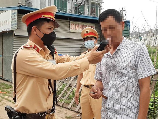 Lực lượng CSGT sẽ tập trung xử lý nghiêm vi phạm nồng độ cồn xuyên suốt 7 ngày nghỉ Tết. Ảnh: Internet Lực lượng CSGT sẽ tập trung xử lý nghiêm vi phạm nồng độ cồn xuyên suốt 7 ngày nghỉ Tết. Ảnh: Internet