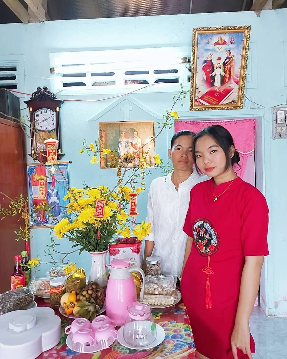 Gia cảnh ở quê nhà trợ lý của Ngọc Trinh khiến nhiều người bất ngờ  - Ảnh 6