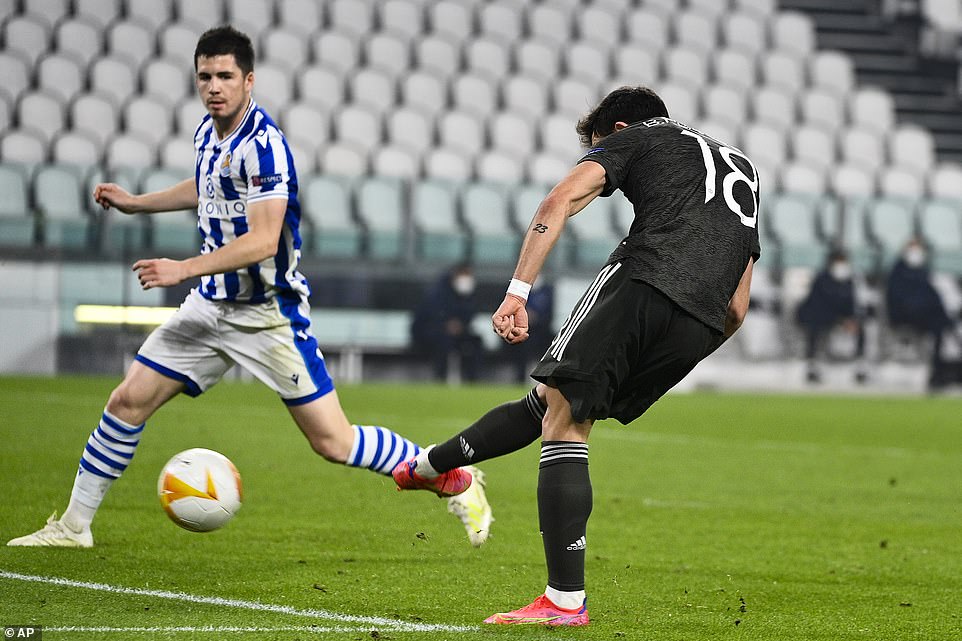 Bước sang hiệp 2, Bruno Fernandes lại khiến tất cả nhắc tới tên mình khi hoàn tất cú đúp ở phút 57 từ một tình huống xử lý bước một hơi dài của Daniel James.