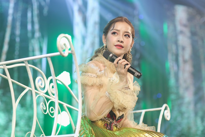 Chi Pu lộ quá khứ vất vả với sự nghiệp âm nhạc, đi học hát 2 ngày bị cô giáo đuổi về - Ảnh 1 Chi Pu lộ quá khứ vất vả với sự nghiệp âm nhạc, đi học hát 2 ngày bị cô giáo đuổi về - Ảnh 1