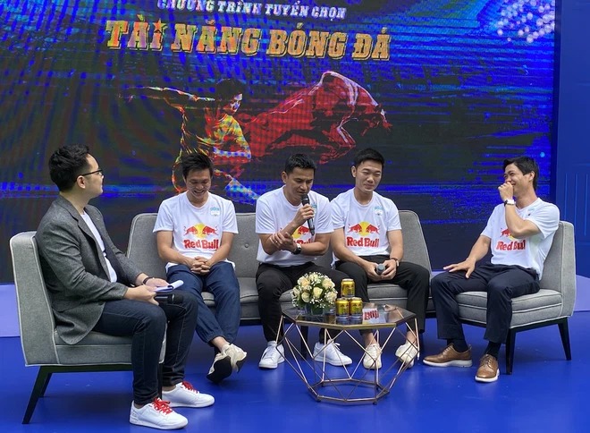 Sát thủ hàng đầu đòi rời M.U; ông lớn La Liga phủ nhận quan tâm đến Quang Hải - Ảnh 5 Sát thủ hàng đầu đòi rời M.U; ông lớn La Liga phủ nhận quan tâm đến Quang Hải - Ảnh 5