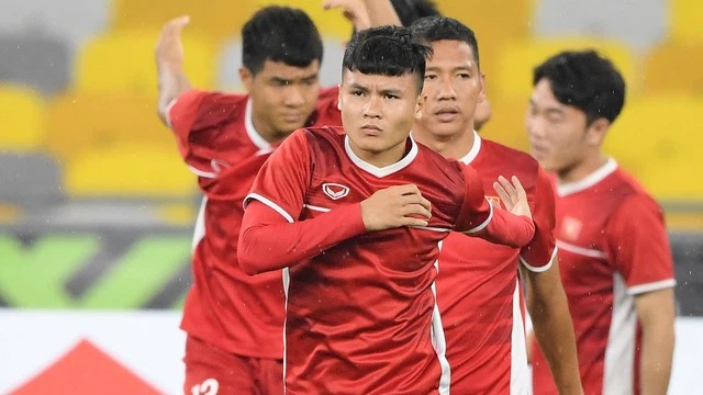 Chuyên gia cảnh báo chiêu trò của UAE với ĐT Việt Nam; 'danh hài' Maguire lý giải pha bỏ lỡ không tưởng - Ảnh 5