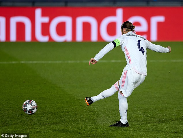 Ramos thực hiện thành công cú sút phạt đền để nâng tỷ số. Ảnh: Getty Image Ramos thực hiện thành công cú sút phạt đền để nâng tỷ số. Ảnh: Getty Image