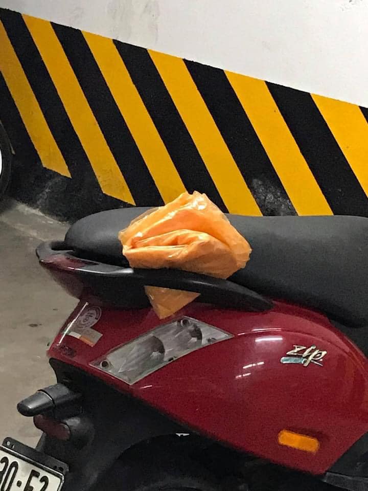 Chỉ bằng một hành động nhỏ, bác bảo vệ khiến cư dân ai cũng ấm lòng  - Ảnh 2