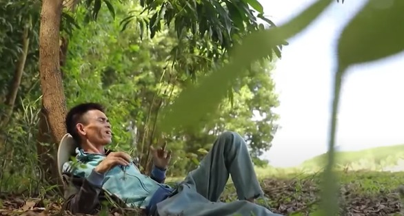 Chàng trai chăn bò Soytiet tự hào khoe bạn gái, gia thế khiến tất cả bất ngờ - Ảnh 1 Chàng trai chăn bò Soytiet tự hào khoe bạn gái, gia thế khiến tất cả bất ngờ - Ảnh 1