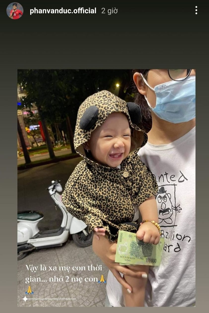 Tiền đạo Phan Văn Đức đăng tải những hình ảnh trên trang cá nhân sau khi nhận lệnh cách ly. Ảnh: FBNV Tiền đạo Phan Văn Đức đăng tải những hình ảnh trên trang cá nhân sau khi nhận lệnh cách ly. Ảnh: FBNV
