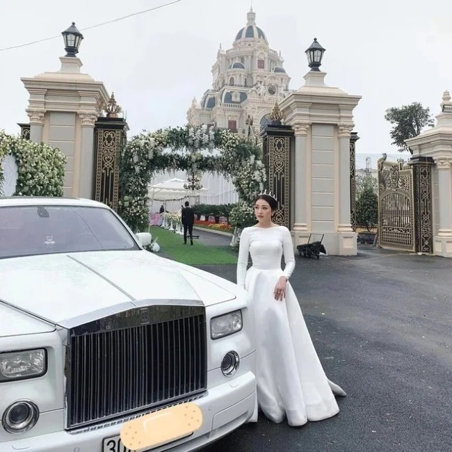 Cô dâu nổi tiếng ở Nam Định với lễ cưới đẹp như trong truyện cổ tích. Ảnh: Internet