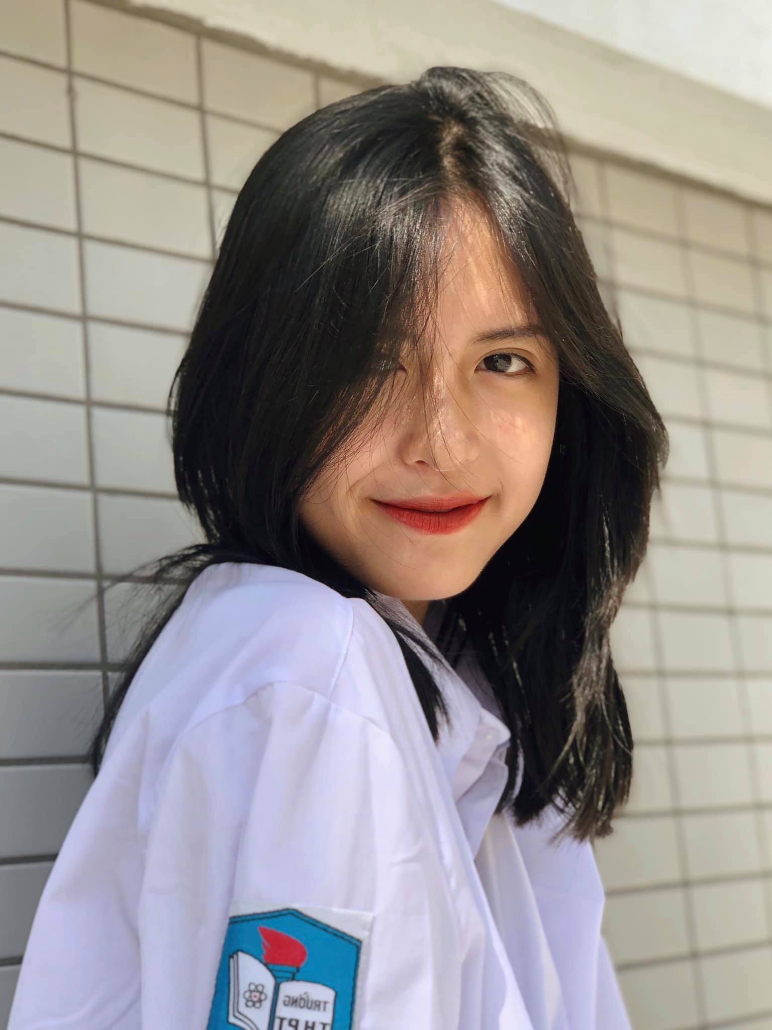 Tìm ra info của hot girl chụp ảnh CCCD: Nhìn ảnh ngoài đời còn xinh hơn ảnh trên mạng - Ảnh 1 Tìm ra info của hot girl chụp ảnh CCCD: Nhìn ảnh ngoài đời còn xinh hơn ảnh trên mạng - Ảnh 1