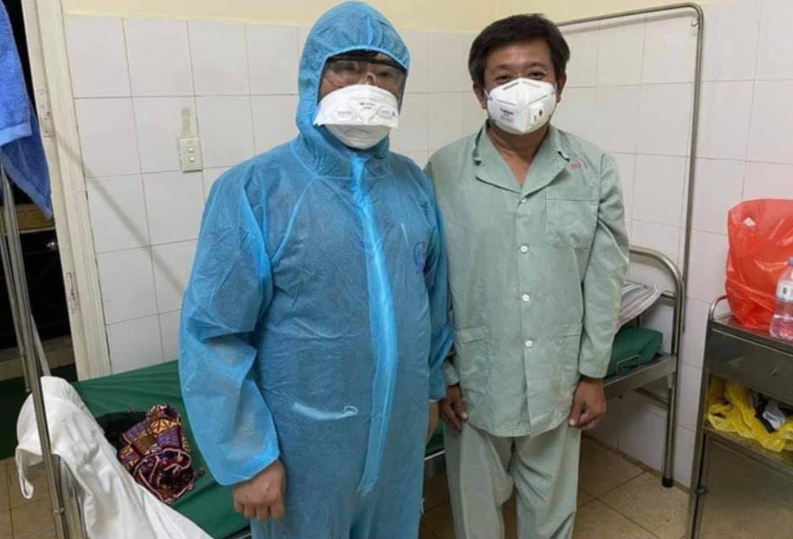 Ông Đoàn Ngọc Hải và bác sĩ Vừ A Bằng. Ảnh: Internet