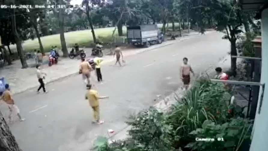 Racing boy tụ tập đòi 'hội đồng' ông chú, phút sau nhóm thanh niên gặp cái kết làm dân mạng hả hê - Ảnh 2