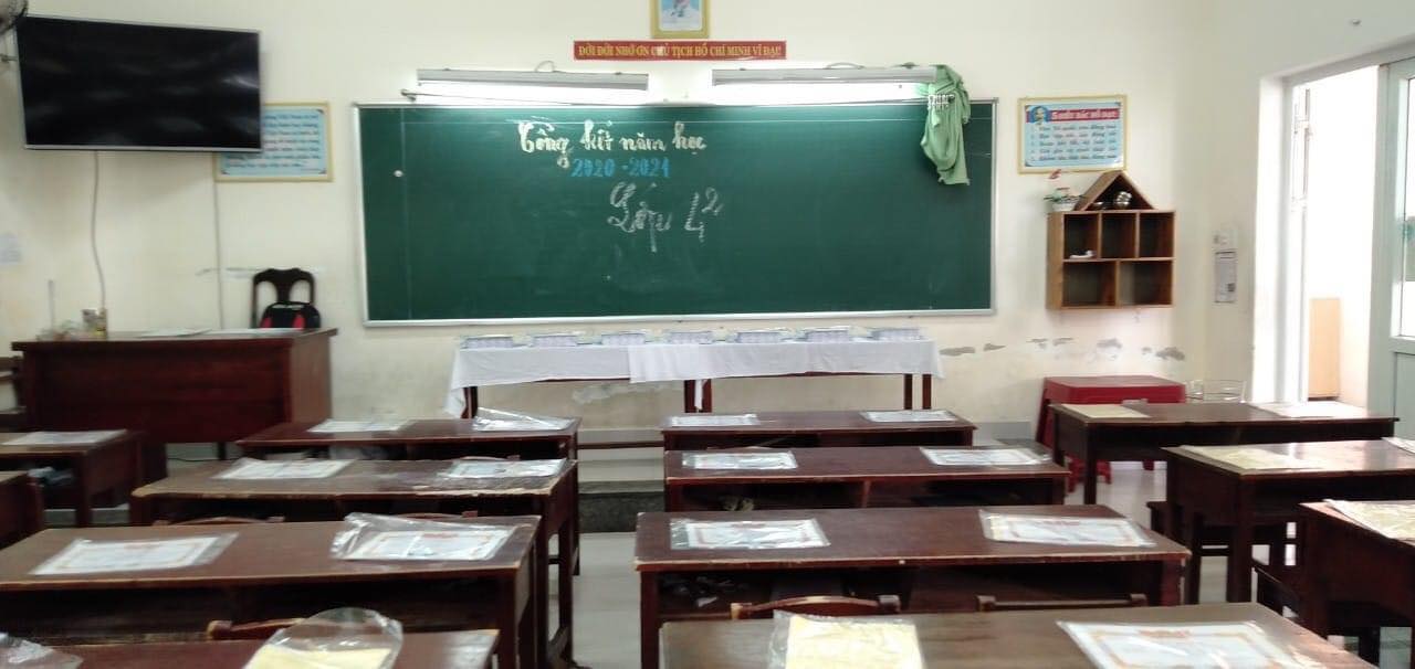 Một Lễ bế giảng lặng lẽ, không văn nghệ cũng chẳng cờ hoa trong mùa Covid. Ảnh: Trường Tiểu học Lê Lai, Đà Nẵng