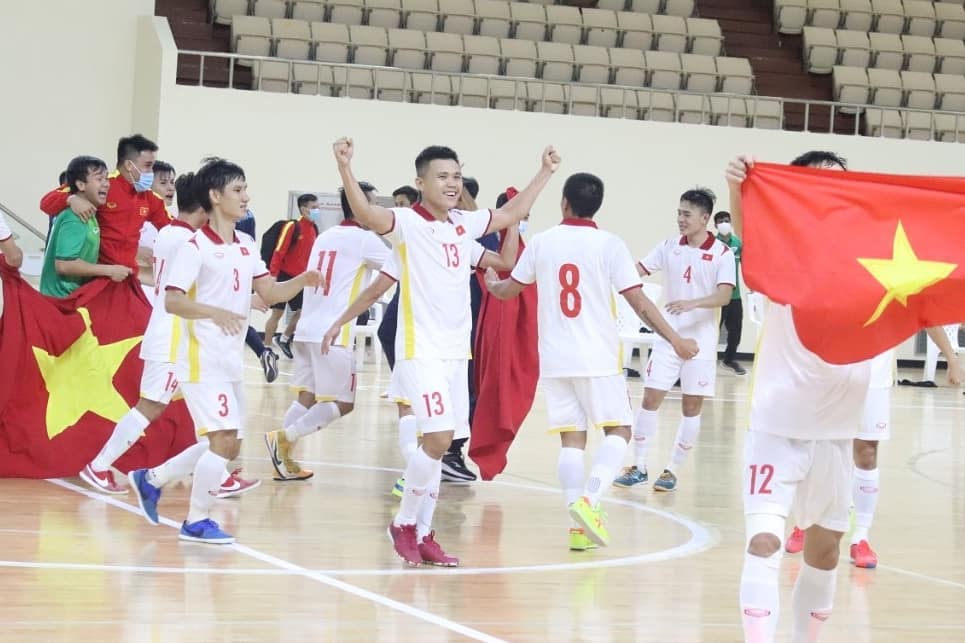 Dù đây là lần thứ 2 được tham dự World Cup nhưng cảm xúc dâng trào vẫn là điều vẹn nguyên với các cầu thủ futsal Việt Nam. Ảnh: Internet Dù đây là lần thứ 2 được tham dự World Cup nhưng cảm xúc dâng trào vẫn là điều vẹn nguyên với các cầu thủ futsal Việt Nam. Ảnh: Internet