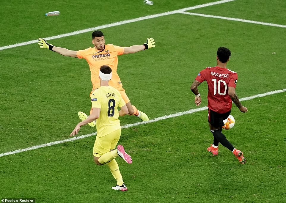 Rashford có một trận chung kết đáng quên với màn trình diễn quá nhạt nhòa. Tuyển thủ người Anh cũng như những ngôi sao được kì vọng nhất của M.U đều có một ngày thi đấu dưới sức.