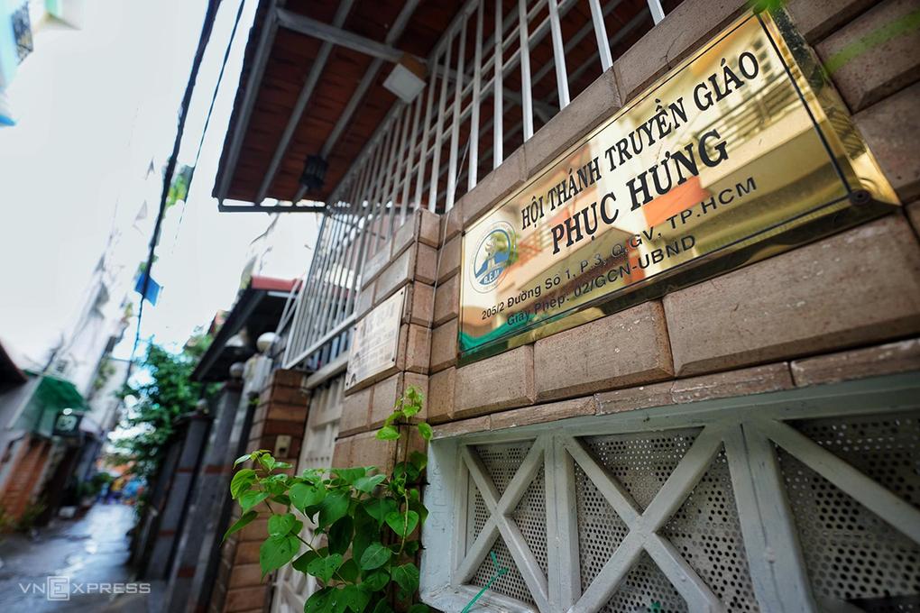 Ổ dịch Hội thánh truyền giáo Phục Hưng đang là ổ dịch lớn nhất trên địa bàn thành phố qua các đợt bùng dịch. Ảnh: VNE Ổ dịch Hội thánh truyền giáo Phục Hưng đang là ổ dịch lớn nhất trên địa bàn thành phố qua các đợt bùng dịch. Ảnh: VNE