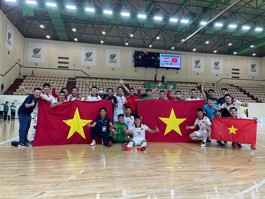 Nhìn ĐT Việt Nam dự World Cup, báo Trung Quốc đau lòng: 'Trình độ của chúng ta bị bỏ quá xa rồi' 1 Nhìn ĐT Việt Nam dự World Cup, báo Trung Quốc đau lòng: 'Trình độ của chúng ta bị bỏ quá xa rồi' 1