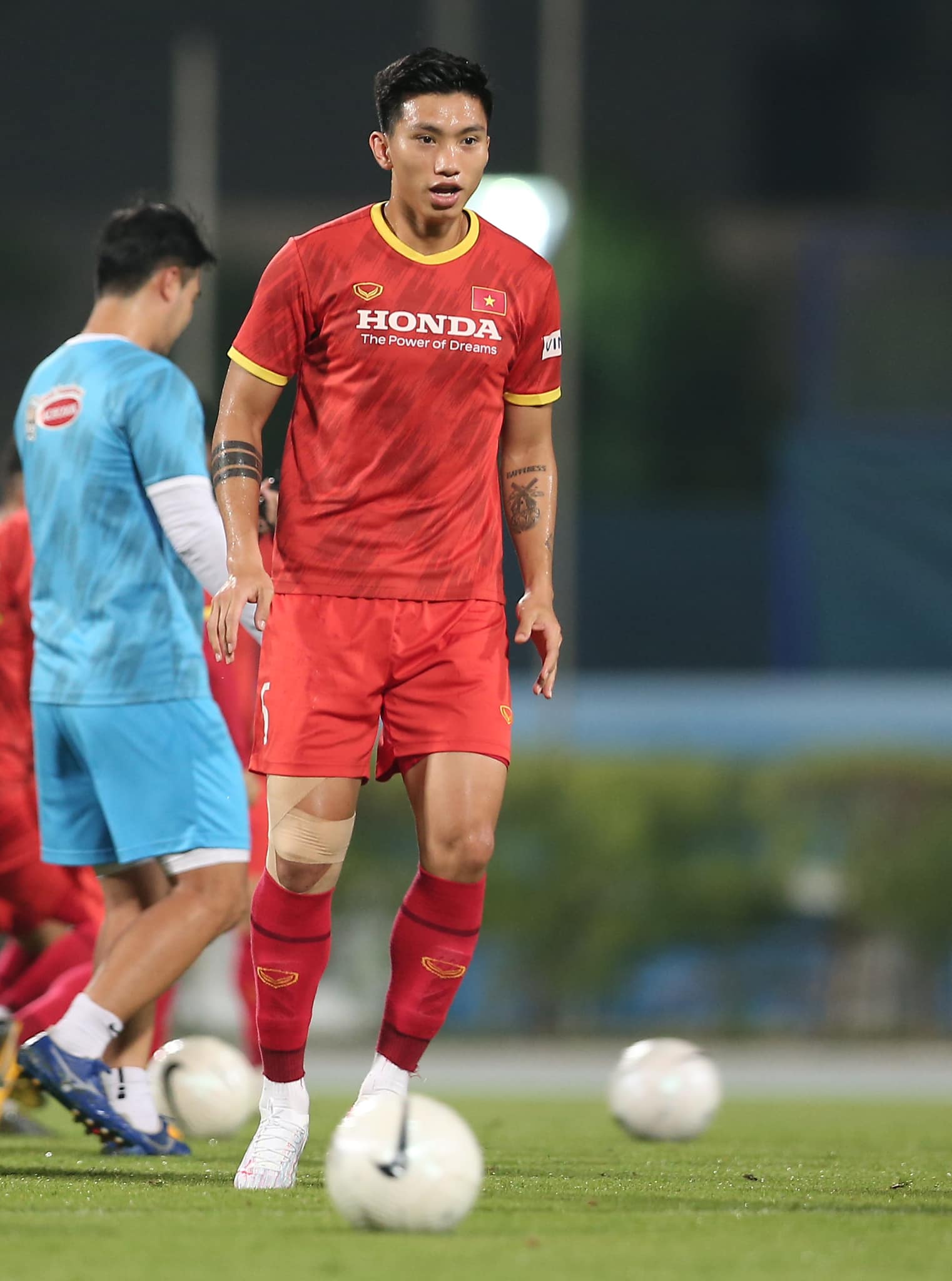 Đoàn Văn Hậu tái ngộ Evan Dimas: Đối thủ gửi lời thách thức, cẩn thận 'đòn thù' 3 Đoàn Văn Hậu tái ngộ Evan Dimas: Đối thủ gửi lời thách thức, cẩn thận 'đòn thù' 3