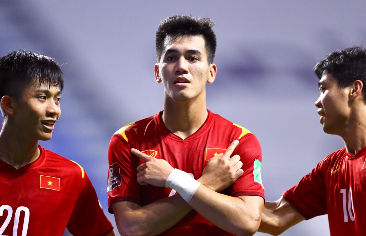 Bảng xếp hạng vòng loại World Cup: Việt Nam giữ vững ngôi đầu, UAE gắt gao bám đuổi 2
