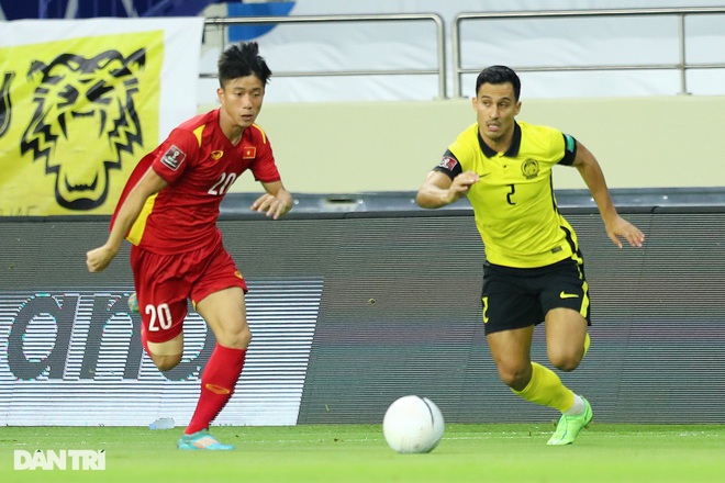 Trực tiếp Việt Nam vs Malaysia: Tiến Linh bỏ lỡ cơ hội mười mươi Trực tiếp Việt Nam vs Malaysia: Tiến Linh bỏ lỡ cơ hội mười mươi