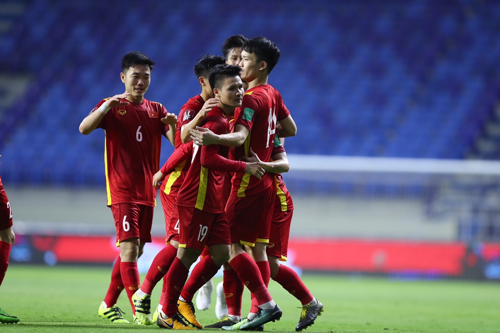 Đội hình Việt Nam vs UAE: Quang Hải trở lại gánh hàng tiền vệ, không còn chỗ cho Công Phượng? 1 Đội hình Việt Nam vs UAE: Quang Hải trở lại gánh hàng tiền vệ, không còn chỗ cho Công Phượng? 1