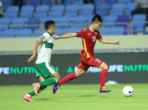 Đội hình Việt Nam vs UAE: Quang Hải trở lại gánh hàng tiền vệ, không còn chỗ cho Công Phượng? - Ảnh 3 Đội hình Việt Nam vs UAE: Quang Hải trở lại gánh hàng tiền vệ, không còn chỗ cho Công Phượng? - Ảnh 3