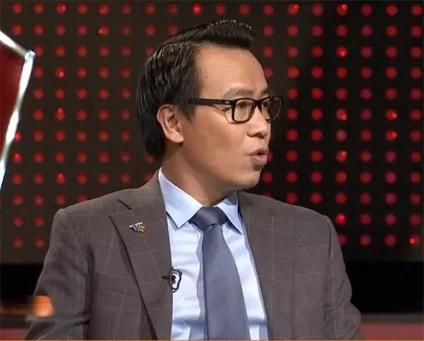 BLV Tạ Biên Cương bị dân mạng chỉ trích dìm UAE xuống đáy, nghe ngao ngán chỉ muốn tắt TV - Ảnh 7 BLV Tạ Biên Cương bị dân mạng chỉ trích dìm UAE xuống đáy, nghe ngao ngán chỉ muốn tắt TV - Ảnh 7