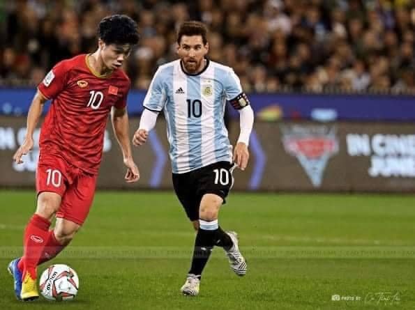 Messi Việt Nam và Công Phượng xứ Argentina hội tụ trong cùng một khuôn hình Messi Việt Nam và Công Phượng xứ Argentina hội tụ trong cùng một khuôn hình