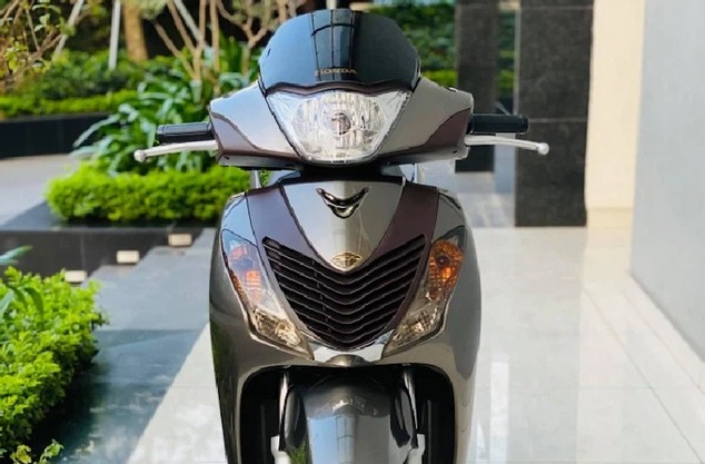 SH150i chạy 10 năm rao bán với giá 890 triệu đồng, thợ xe máy bảo 'ảo tưởng' nhưng lập tức phải xin lỗi - Ảnh 1 SH150i chạy 10 năm rao bán với giá 890 triệu đồng, thợ xe máy bảo 'ảo tưởng' nhưng lập tức phải xin lỗi - Ảnh 1