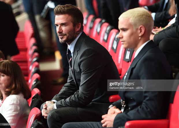 Anh lọt vào tứ kết Euro: David Beckham bừng sáng cả khán đài, bé gái fan Đức khóc nức nở vì thua cuộc 9 Anh lọt vào tứ kết Euro: David Beckham bừng sáng cả khán đài, bé gái fan Đức khóc nức nở vì thua cuộc 9