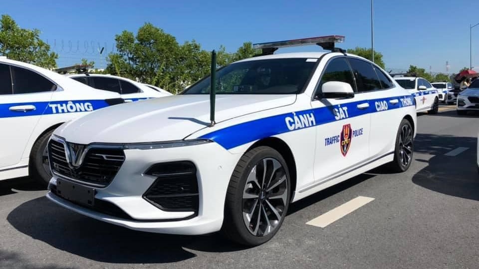 Xuất hiện dàn xe Vinfast Lux 2.0 phiên bản CSGT: Ngoại hình xứng đáng điểm 10 cho chất lượng - Ảnh 1 Xuất hiện dàn xe Vinfast Lux 2.0 phiên bản CSGT: Ngoại hình xứng đáng điểm 10 cho chất lượng - Ảnh 1