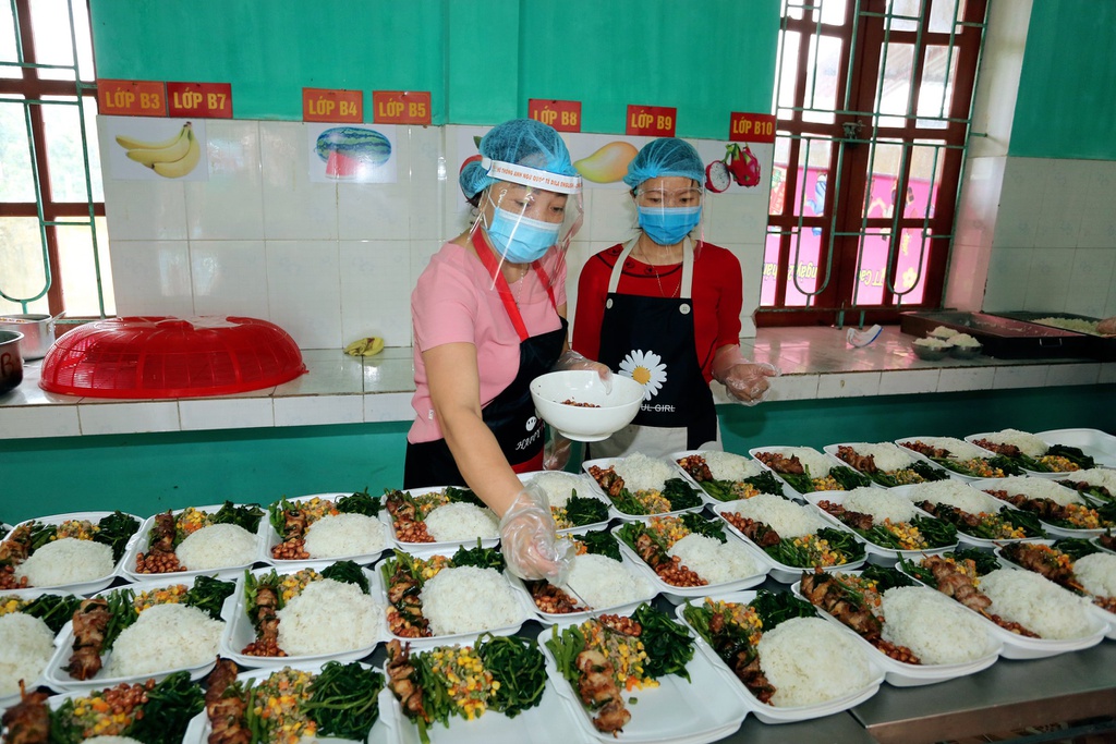 Với tiêu chí không một ai bị bỏ lại phía sau, xã hội luôn có những doanh nghiệp, những mạnh thường quân chung tay cùngđồng bào vượt qua đại dịch. Ảnh minh họa Với tiêu chí không một ai bị bỏ lại phía sau, xã hội luôn có những doanh nghiệp, những mạnh thường quân chung tay cùngđồng bào vượt qua đại dịch. Ảnh minh họa