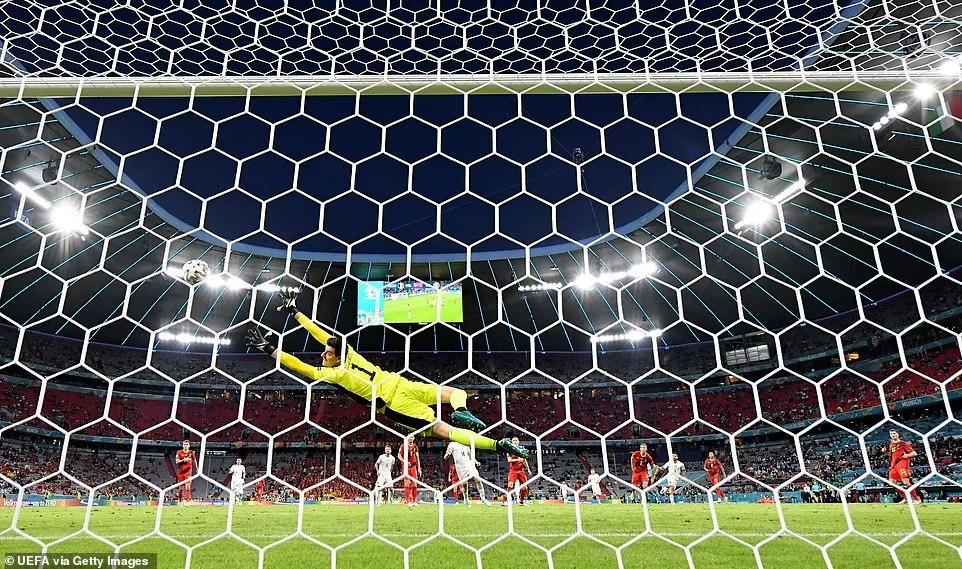 Kết quả Bỉ vs Italia: Lukaku hóa gã hề, Quỷ Đỏ tan mộng vô địch Euro cùng thế hệ vàng 4 Kết quả Bỉ vs Italia: Lukaku hóa gã hề, Quỷ Đỏ tan mộng vô địch Euro cùng thế hệ vàng 4