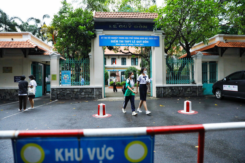 Điểm thi trường THPT Lê Quý Đôn (TP.HCM), nơi phát hiện một nam sinh dương tính với nCoV. Ảnh: Zing Điểm thi trường THPT Lê Quý Đôn (TP.HCM), nơi phát hiện một nam sinh dương tính với nCoV. Ảnh: Zing