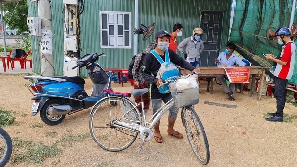 Về tới quê nhà Nghệ An, 4 mẹ con đạp xe từ Đồng Nai gửi lời cảm ơn tất cả mọi người 5