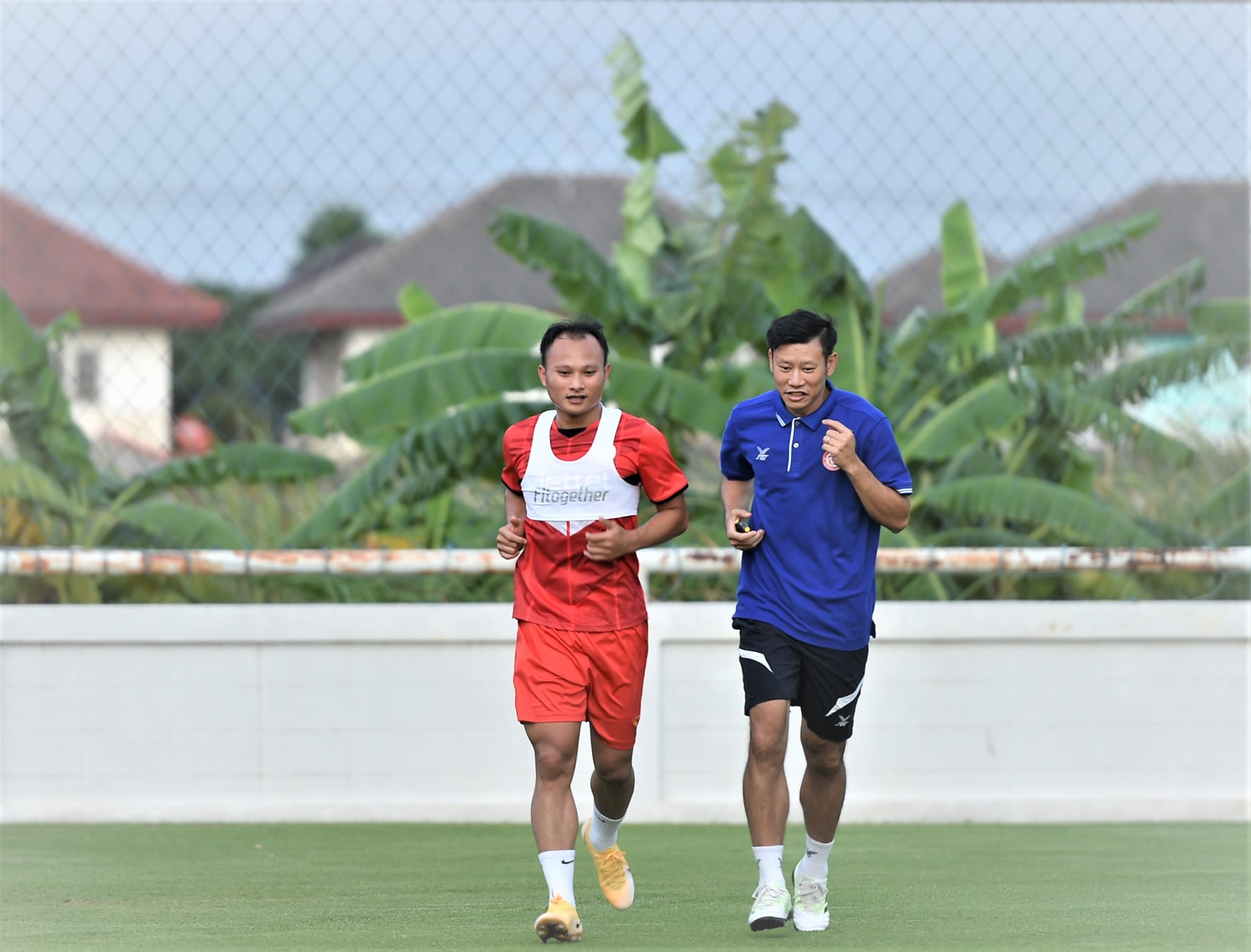 AFF Cup 2021 có diễn biến bất lợi, ngôi vương của đội tuyển Việt Nam bị Thái Lan đe dọa 2 AFF Cup 2021 có diễn biến bất lợi, ngôi vương của đội tuyển Việt Nam bị Thái Lan đe dọa 2