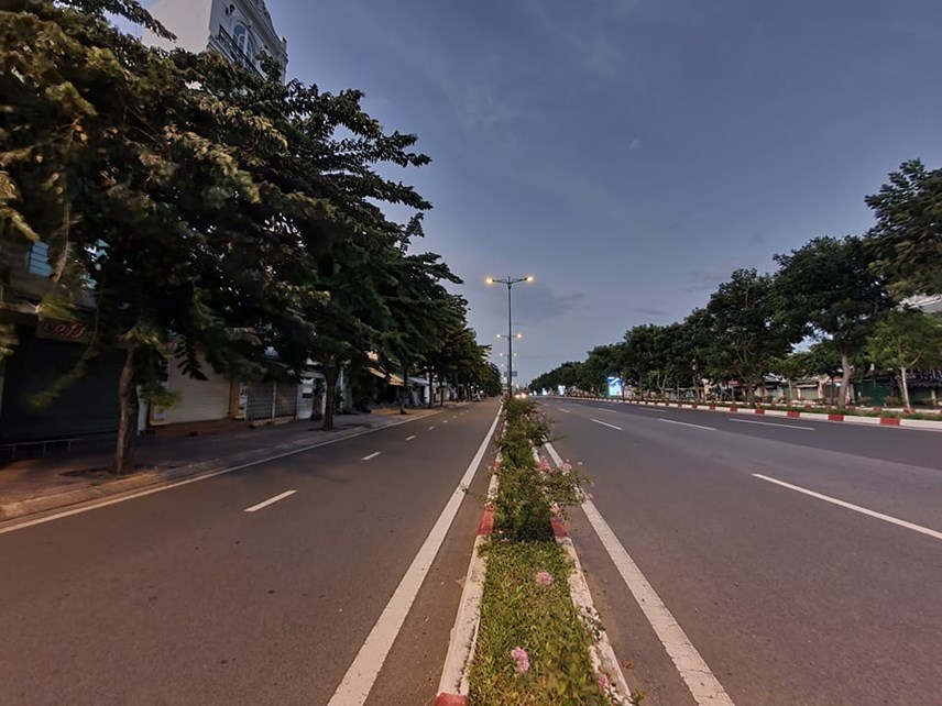 Sài Gòn không một bóng người sau 18h, ông bố vẫn bất chấp tất cả để lao ra đường mua bình oxy cứu con 1 Sài Gòn không một bóng người sau 18h, ông bố vẫn bất chấp tất cả để lao ra đường mua bình oxy cứu con 1