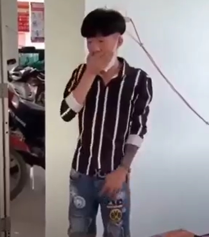 Racing boy quay clip thách thức: 'Mấy thằng công an ra phạt tiền giùm tao cái' và cái kết 'cầu được ước thấy' - Ảnh 2 Racing boy quay clip thách thức: 'Mấy thằng công an ra phạt tiền giùm tao cái' và cái kết 'cầu được ước thấy' - Ảnh 2