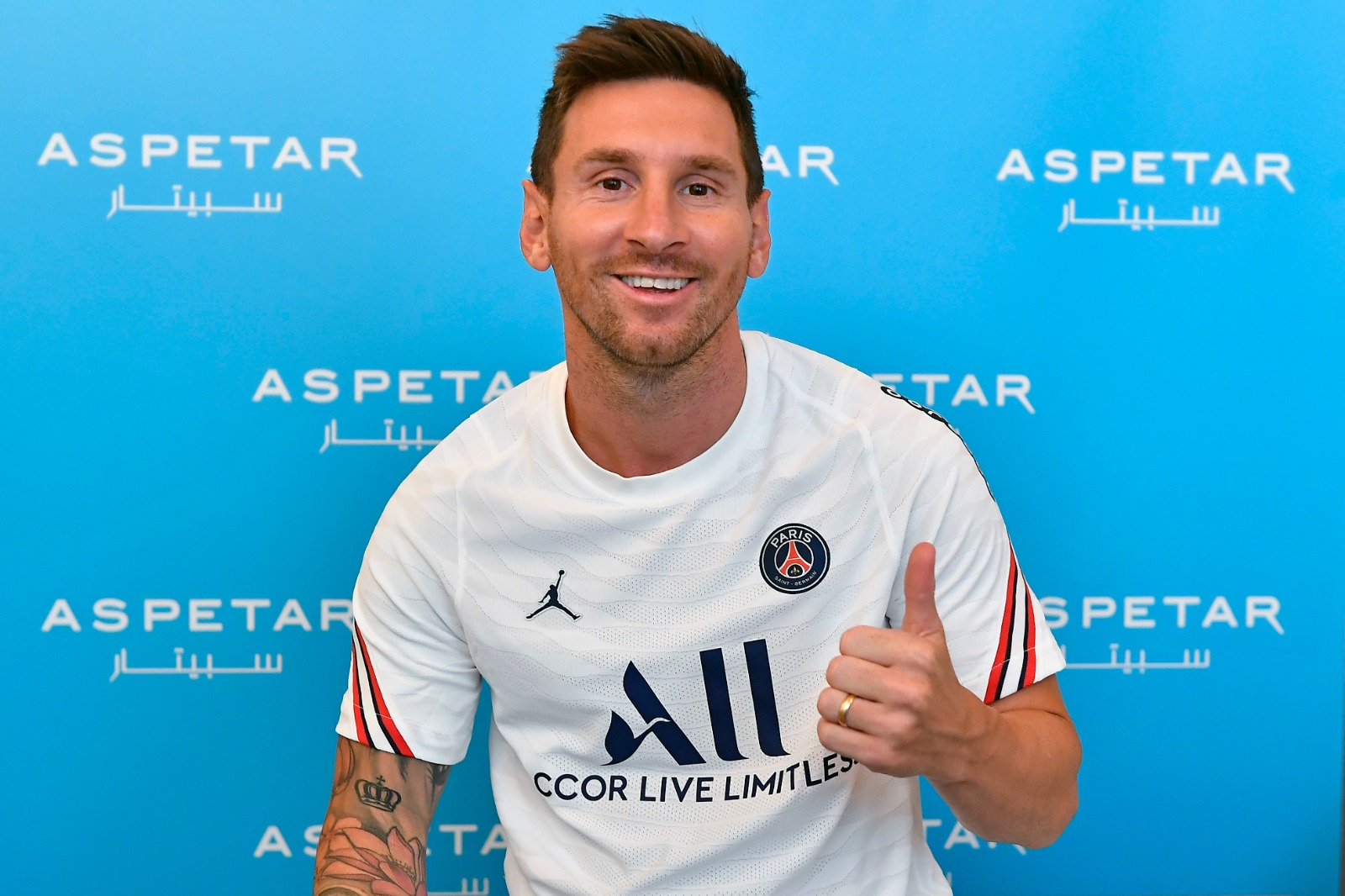 Messi khoác số áo lạ ra mắt PSG: Nhận mức lương vô tiền khoáng hậu, giúp CLB lập kỷ tục chưa từng có - Ảnh 9