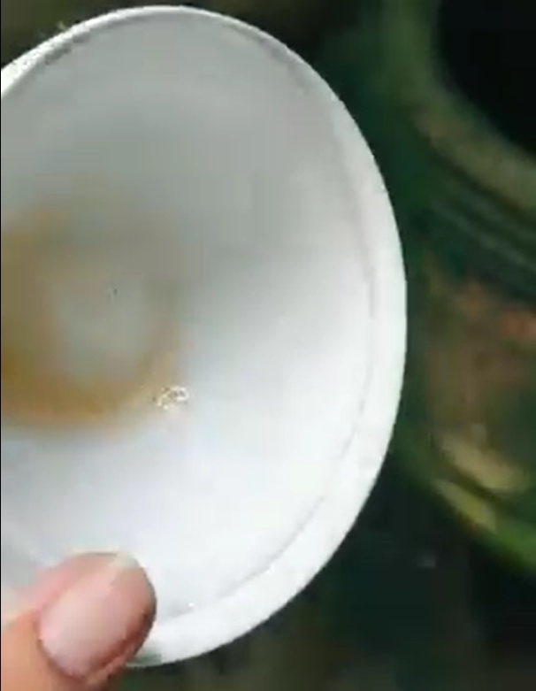 Thanh niên bày cách ăn mà không cần rửa bát, dân tình xôn xao vì IQ vô cực hay đỉnh cao lười biếng? - Ảnh 2 Thanh niên bày cách ăn mà không cần rửa bát, dân tình xôn xao vì IQ vô cực hay đỉnh cao lười biếng? - Ảnh 2