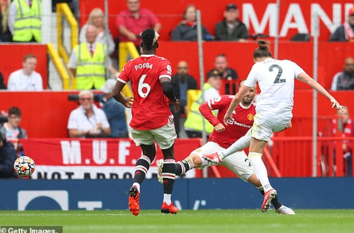 Kết quả M.U vs Leeds United: Hat trick, Poker và siêu phẩm, bữa tiệc bàn thắng tại Old Trafford - Ảnh 3 Kết quả M.U vs Leeds United: Hat trick, Poker và siêu phẩm, bữa tiệc bàn thắng tại Old Trafford - Ảnh 3
