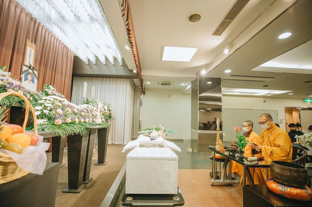 Nam sinh người Việt bị sát hại ở Nhật đã về đến quê nhà: Xé lòng tiếng khóc người mẹ cùng cảnh tượng ôm con vào lòng - Ảnh 1 Nam sinh người Việt bị sát hại ở Nhật đã về đến quê nhà: Xé lòng tiếng khóc người mẹ cùng cảnh tượng ôm con vào lòng - Ảnh 1
